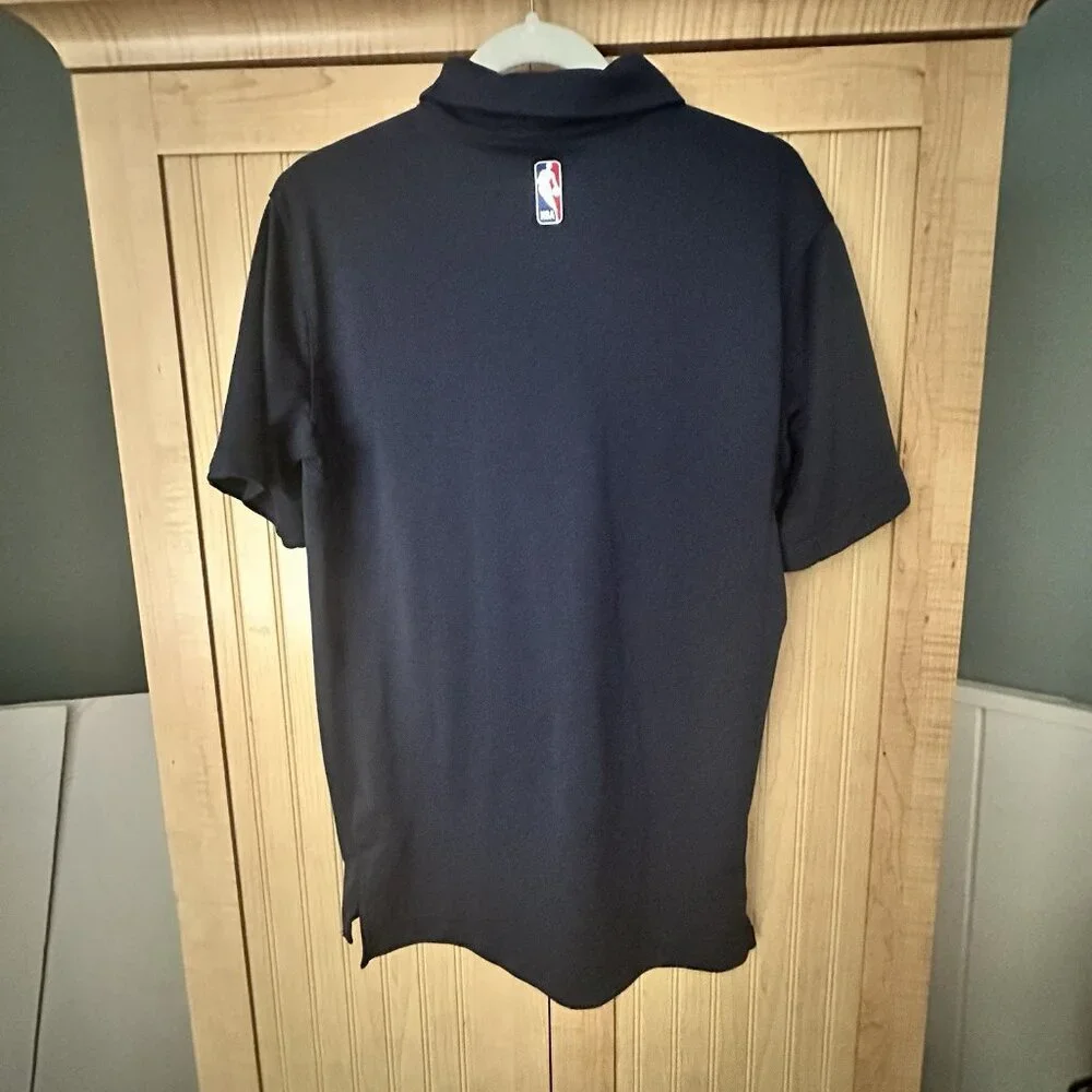 NIKE Dri-fit Memphis Grizzlies Official Men's Staff team Shirt men's Medium‎